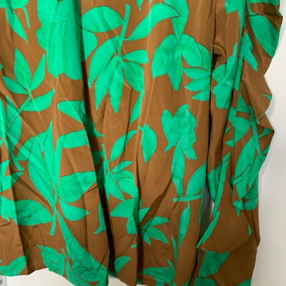 Brown Green Blouse with Leaves Print Size XL NWT - Picture 6 of 8